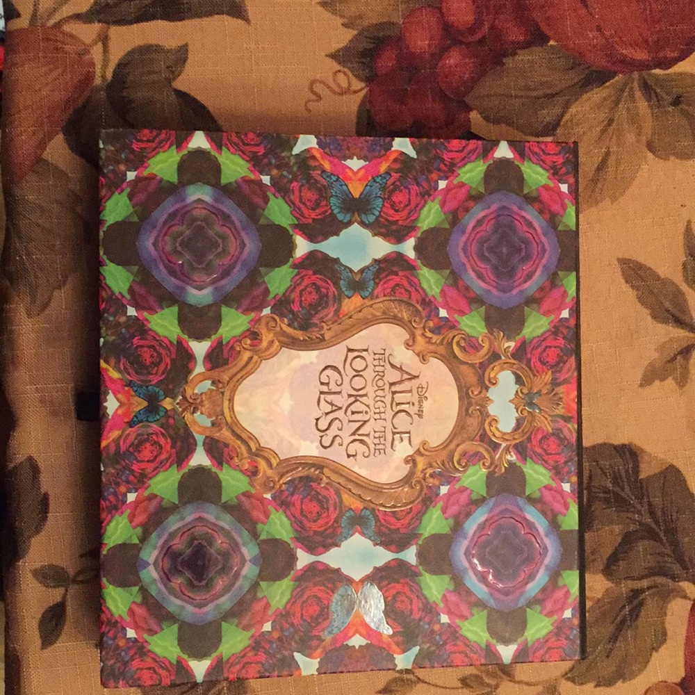 Alice in wonderland eyeshadow palette urban decay